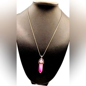 NWOT PINK HEALING CRYSTAL WITH 925 SILVER NECKLACE